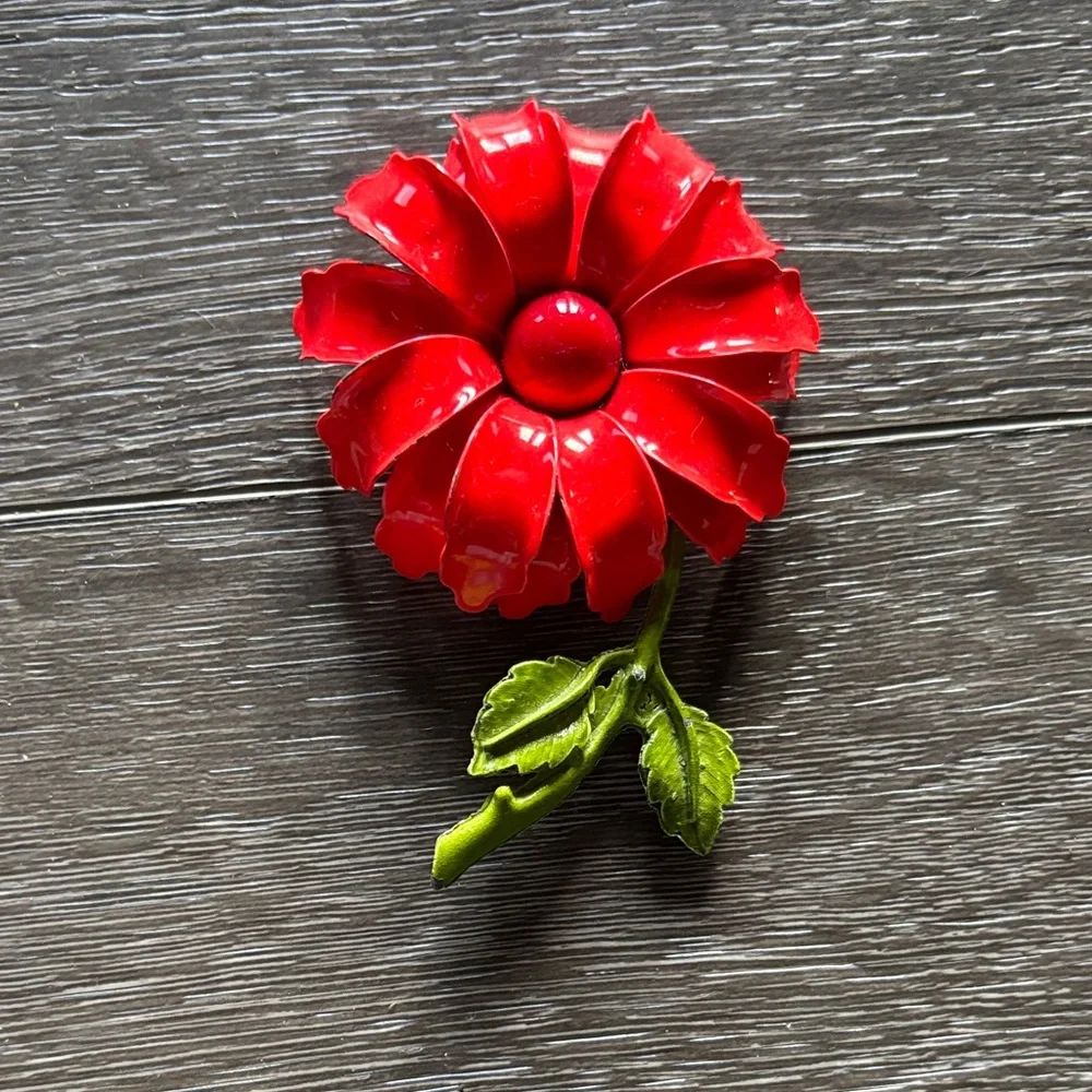 Red Flower Brooch - Picture 1 of 3